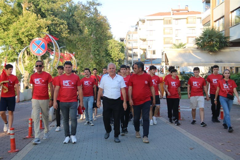 15 Temmuz Demokrasi ve Milli Birlik Günü Anma Etkinlikleri ve Sancak Koşusu Yalova'da Coşkuyla Gerçekleşti. 