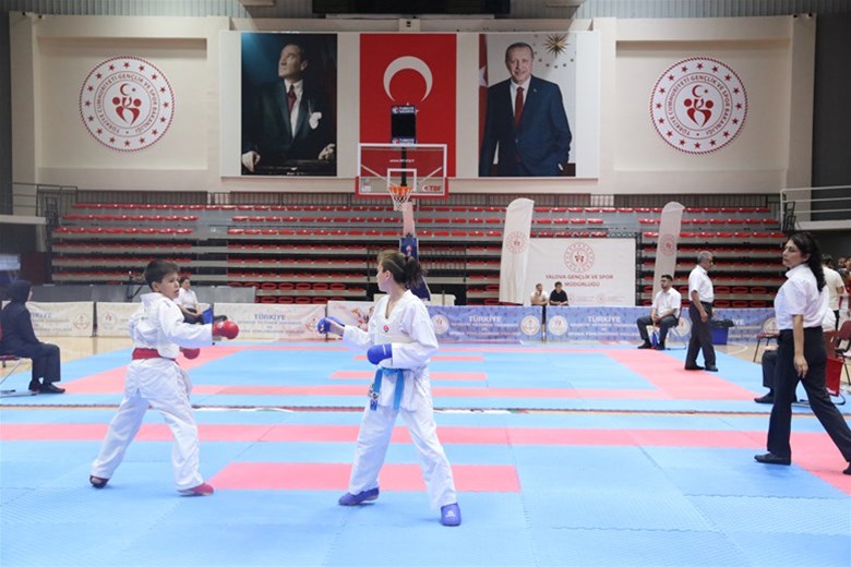 Anadolu Yıldızlar Ligi 2025 Sezonu Karate Müsabakaları Yalova'da Düzenlendi. 