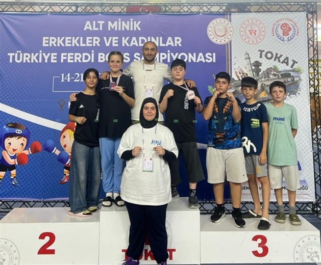 Yalova’lı Boksörlerden Türkiye Şampiyonalarında Büyük Başarı!